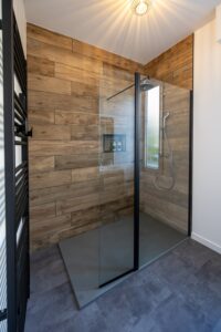 Douche salle de bain premier étage Maison Cabane à Cholet